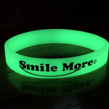 Keunikan Gelang Glow in The Dark, Menyala dalam Gelap 2 Label plat Hijab, Cara mudah membedakan hijab asli dan palsu